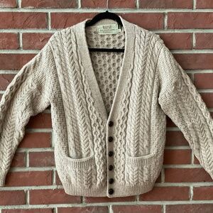 Aran Merino Wool Men’s V-Neck Beige Cardigan Size S  NWOT